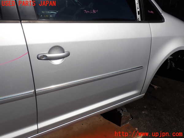 2UPJ-9234301230]VW ゴルフ トゥーラン(1TBLG)右前ドア 中古 PILKINGTON M3236 43R-001582_2