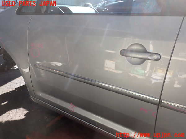 2UPJ-9234301260]VW ゴルフ トゥーラン(1TBLG)左前ドア 中古 PILKINGTON M3236 43R-001582_2