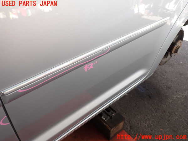 2UPJ-9234301320]VW ゴルフ トゥーラン(1TBLG)左後ドア 中古 PILKINGTON M5532 43R-001595_2