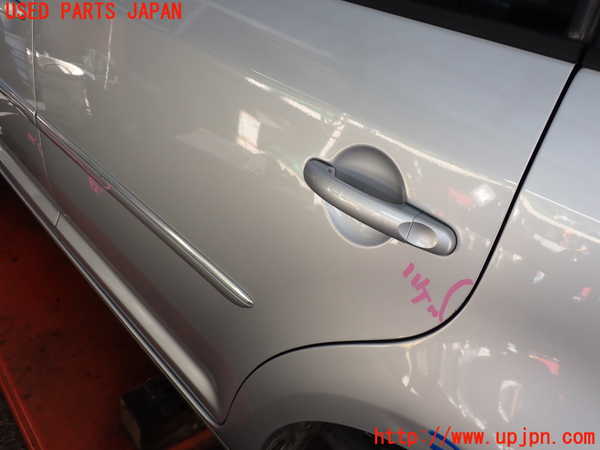 2UPJ-9234301320]VW ゴルフ トゥーラン(1TBLG)左後ドア 中古 PILKINGTON M5532 43R-001595_3