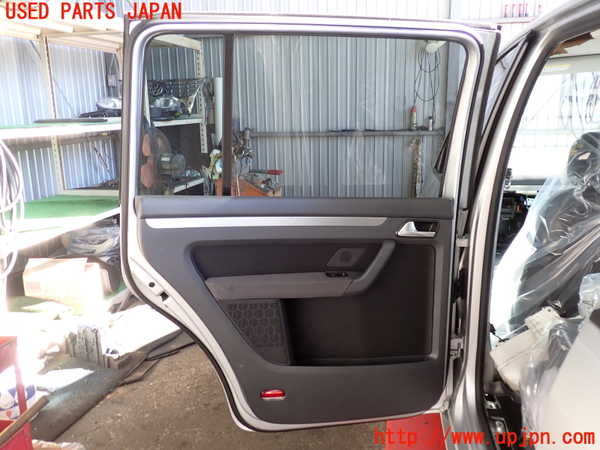 2UPJ-9234301320]VW ゴルフ トゥーラン(1TBLG)左後ドア 中古 PILKINGTON M5532 43R-001595_5