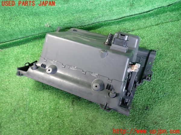 2UPJ-9234307516]VW ゴルフ トゥーラン(1TBLG)グローブボックス1 中古_3