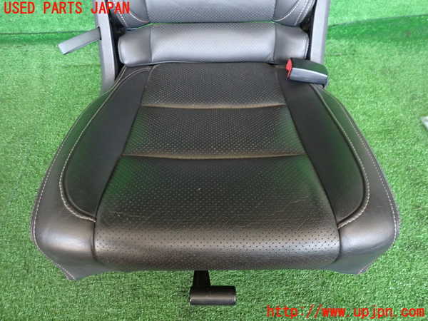 2UPJ-9234307145]VW ゴルフ トゥーラン(1TBLG)右2列目シート 中古_3