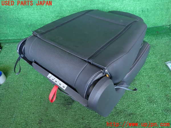 2UPJ-9234307145]VW ゴルフ トゥーラン(1TBLG)右2列目シート 中古_4