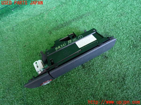 2UPJ-9234307821]VW ゴルフ トゥーラン(1TBLG)灰皿1 中古_2