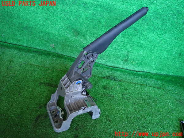 2UPJ-9234307550]VW ゴルフ トゥーラン(1TBLG)サイドブレーキレバー 中古_2