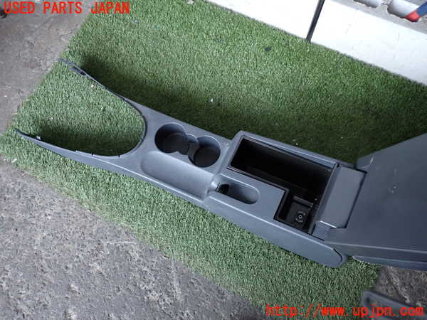 2UPJ-9234307540]VW ゴルフ トゥーラン(1TBLG)センターコンソール ジャンク_3