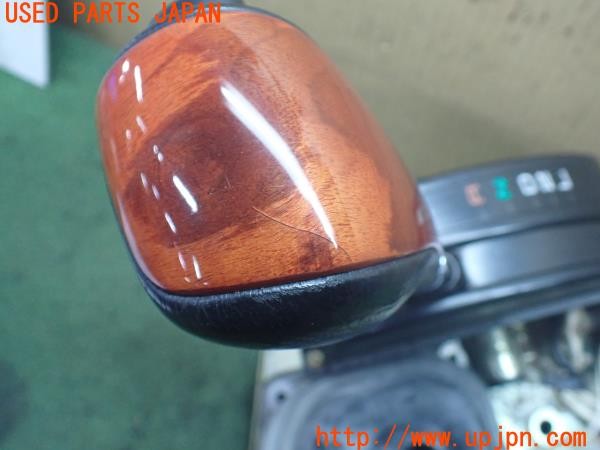 3UPJ=9234320205]ランドクルーザー VXリミテッド(FZJ80G)中期 純正 シフトレバー 木目調シフトノブ AT 中古_3