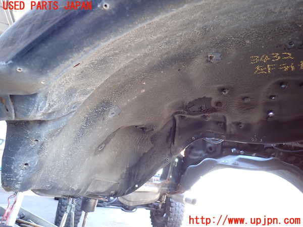 2UPJ-9234321092]ランクル80系(FZJ80G)左前フェンダーライナー 中古_2