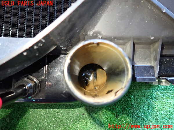 2UPJ-9234322321]ランクル80系(FZJ80G)ラジエーター1 ジャンク_4