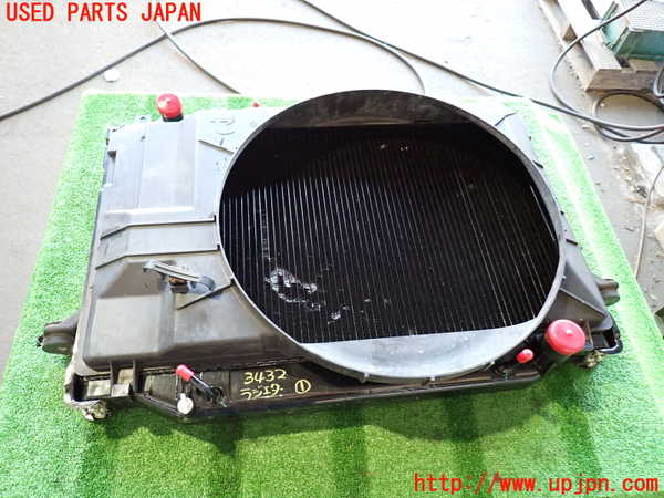 2UPJ-9234322321]ランクル80系(FZJ80G)ラジエーター1 ジャンク_5
