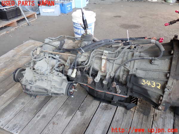 2UPJ-9234323010]ランクル80系(FZJ80G)ミッション AT 1FZ-FE 4WD 中古_3