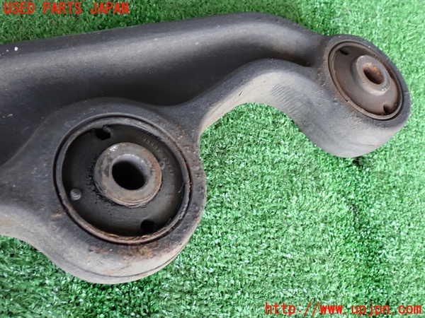 2UPJ-9234325186]ランクル80系(FZJ80G)左フロントロアアーム1 中古_3