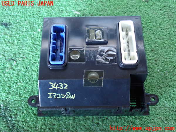 2UPJ-9234326066]ランクル80系(FZJ80G)エアコンスイッチ1 中古_2