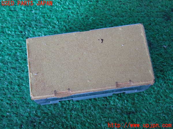 2UPJ-9234326525]ランクル80系(FZJ80G)アンプ 中古_3