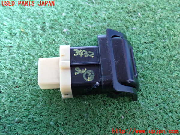 2UPJ-9234326308]ランクル80系(FZJ80G)スイッチ3(ヘッドライトウォッシャー) 中古_2