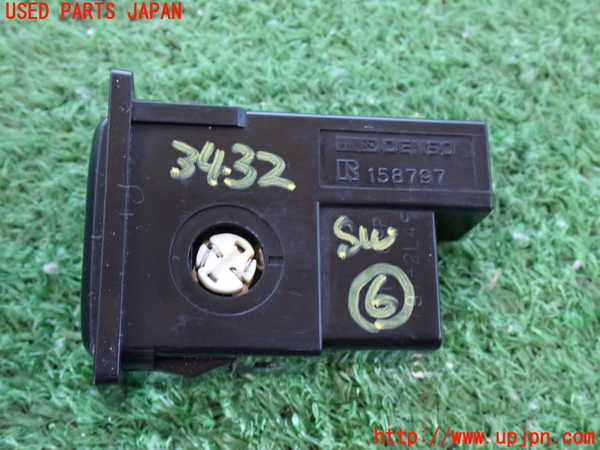2UPJ-9234326311]ランクル80系(FZJ80G)スイッチ6(リアクーラー) 中古_2