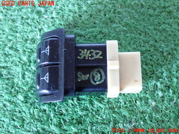 2UPJ-9234326313]ランクル80系(FZJ80G)スイッチ8(アンテナ) 中古_2