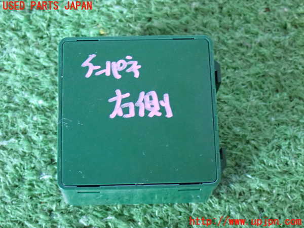 2UPJ-9234326152]ランクル80系(FZJ80G)コンピューター7(ヘッドライトリテーナー) 中古 85961-30050_3