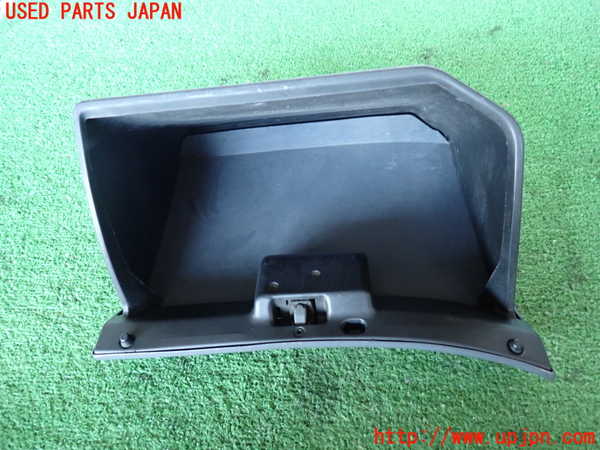 2UPJ-9234327516]ランクル80系(FZJ80G)グローブボックス1 中古_2