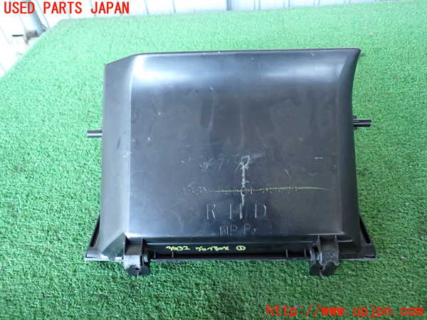 2UPJ-9234327516]ランクル80系(FZJ80G)グローブボックス1 中古_3
