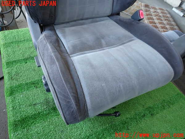 2UPJ-9234327035]ランクル80系(FZJ80G)運転席シート 中古_2