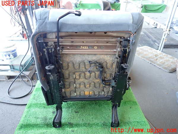 2UPJ-9234327035]ランクル80系(FZJ80G)運転席シート 中古_5