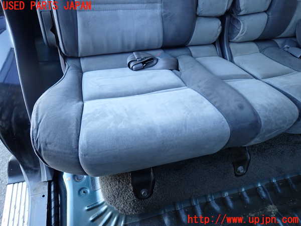 2UPJ-9234327145]ランクル80系(FZJ80G)右2列目シート 中古_2