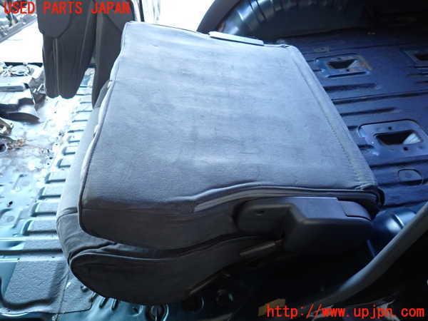 2UPJ-9234327175]ランクル80系(FZJ80G)左2列目シート 中古_4