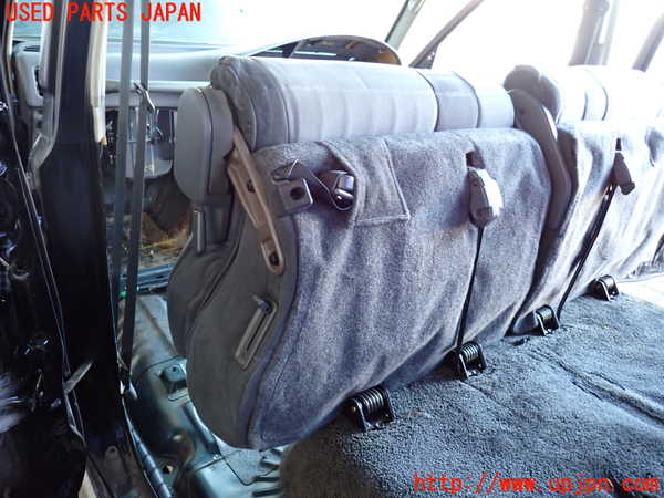 2UPJ-9234327175]ランクル80系(FZJ80G)左2列目シート 中古_5