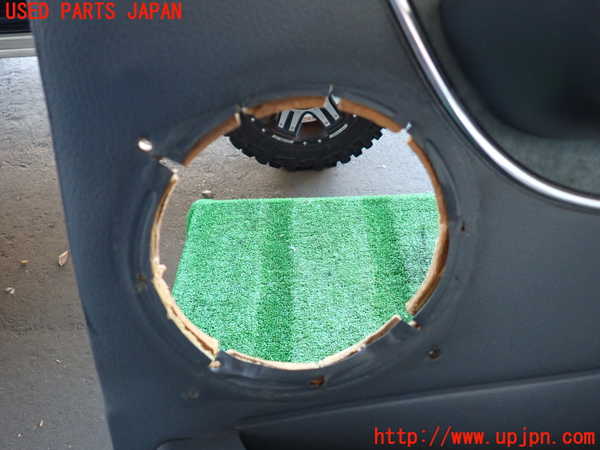 2UPJ-9234321234]ランクル80系(FZJ80G)右前ドア内張り ジャンク_3