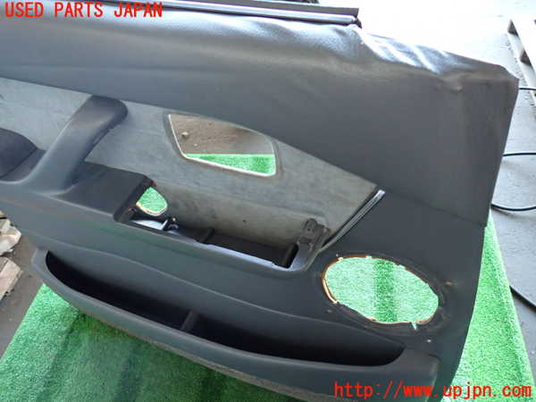 2UPJ-9234321264]ランクル80系(FZJ80G)左前ドア内張り ジャンク_3