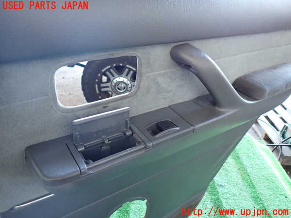 2UPJ-9234321294]ランクル80系(FZJ80G)右後ドア内張り ジャンク_2