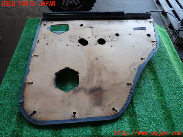 2UPJ-9234321324]ランクル80系(FZJ80G)左後ドア内張り ジャンク_5