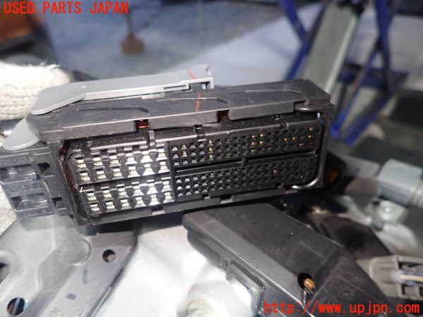 1UPJ-9234332010]レクサス・CT200h(ZWA10)エンジン 2ZR-FXE 中古_4