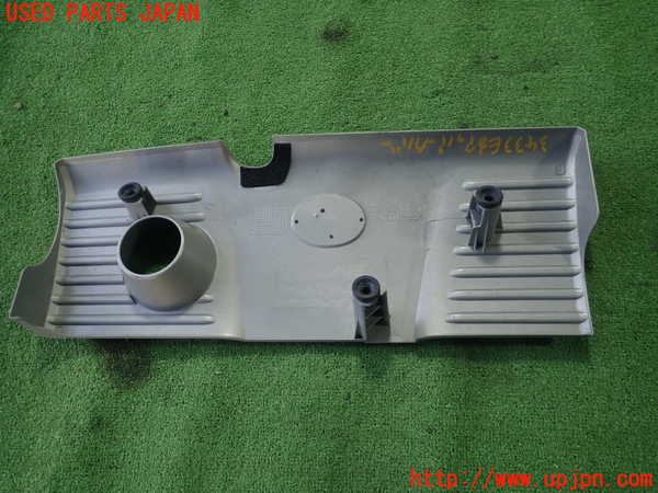 1UPJ-9234332160]レクサス・CT200h(ZWA10)エンジンアッパーカバー 中古_2