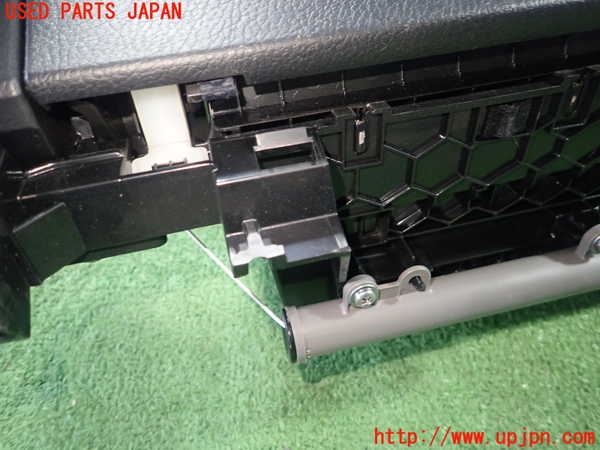 1UPJ-9234337516]レクサス・CT200h(ZWA10)グローブボックス1 中古_2