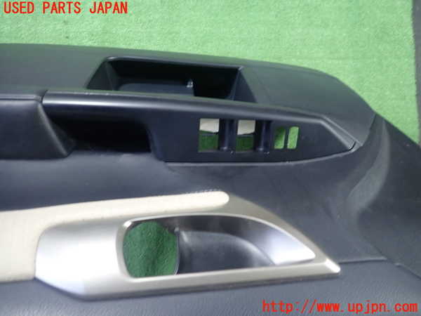 1UPJ-9234331234]レクサス・CT200h(ZWA10)右前ドア内張り 中古_2