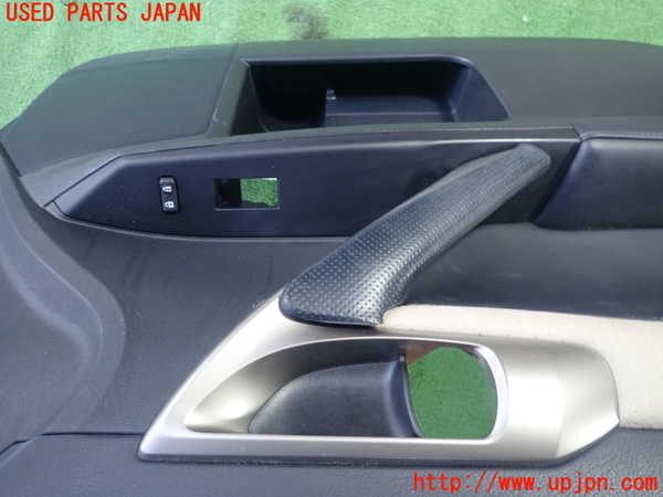 1UPJ-9234331264]レクサス・CT200h(ZWA10)左前ドア内張り 中古_2
