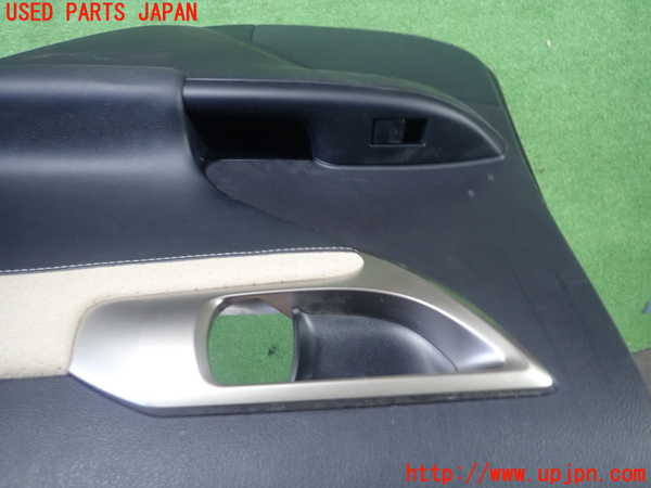 1UPJ-9234331294]レクサス・CT200h(ZWA10)右後ドア内張り 中古_2