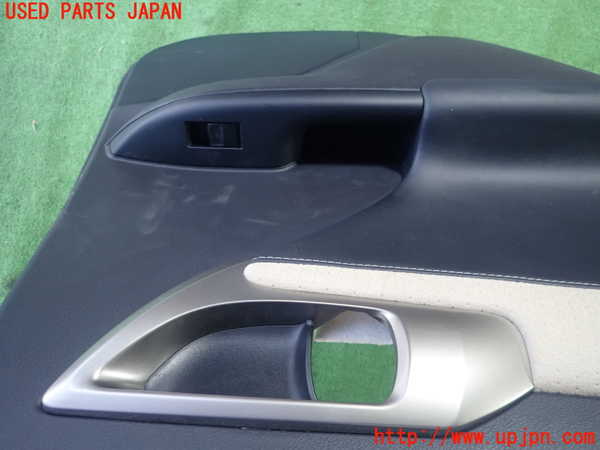 1UPJ-9234331324]レクサス・CT200h(ZWA10)左後ドア内張り 中古_2