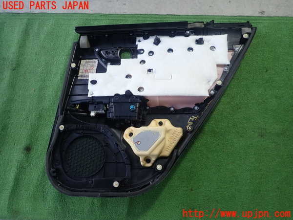 1UPJ-9234331324]レクサス・CT200h(ZWA10)左後ドア内張り 中古_3
