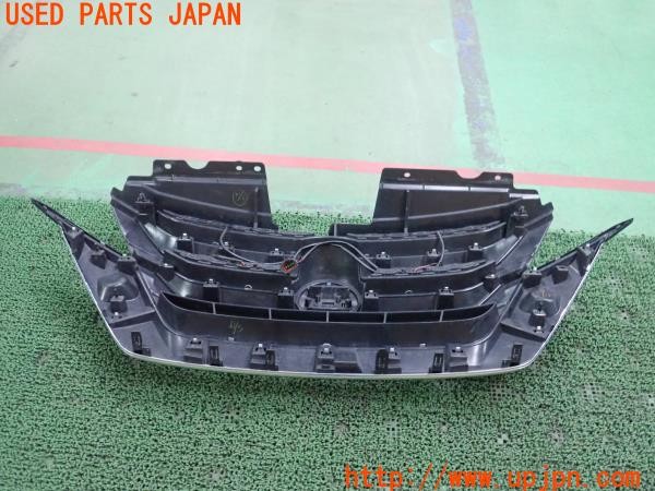 3UPJ=9234340047]セレナ e-POWER(HFC27)純正 ラジエーターグリル フロントグリル 62310 5TF0A カメラ穴あり 中古_2