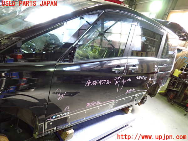 1UPJ-9234341260]セレナ e-POWER(HFC27)左前ドア 中古 AGC M2H4U 43R-00034_3