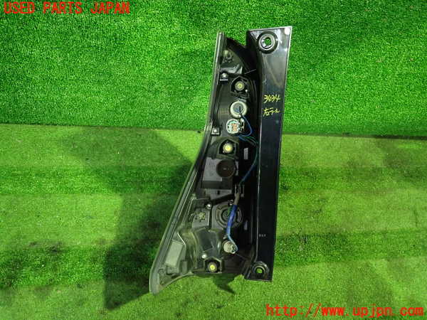 1UPJ-9234341530]セレナ e-POWER(HFC27)右テールランプ 中古_2