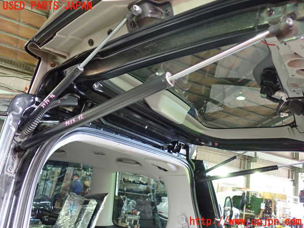 1UPJ-9234341584]セレナ e-POWER(HFC27)リアゲートダンパー 中古_2