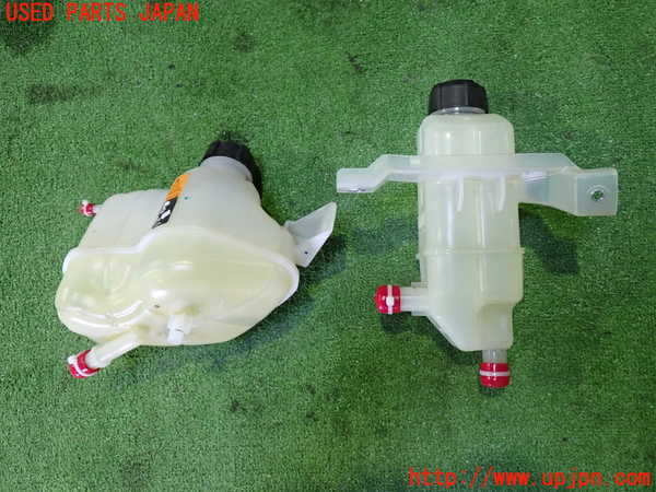1UPJ-9234342410]セレナ e-POWER(HFC27)ラジエータータンク 中古_2