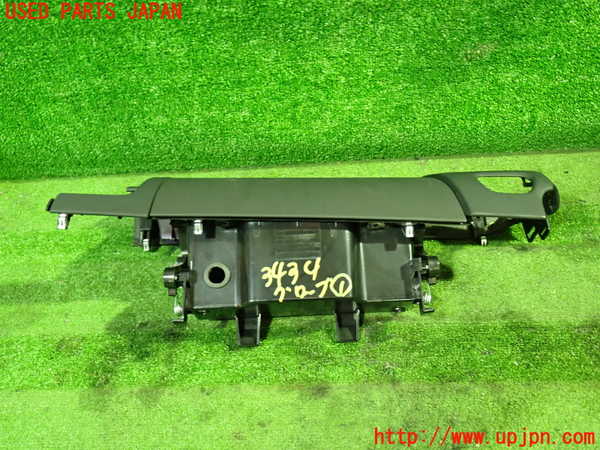 1UPJ-9234347516]セレナ e-POWER(HFC27)グローブボックス1 中古_3