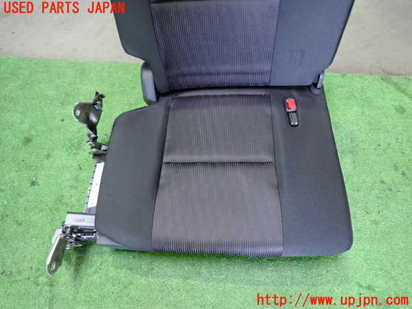 1UPJ-9234347235]セレナ e-POWER(HFC27)右3列目シート 中古_3