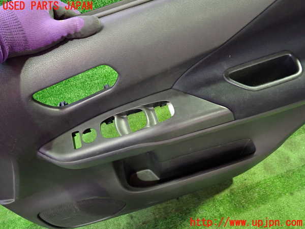 1UPJ-9234341234]セレナ e-POWER(HFC27)右前ドア内張り 中古_2